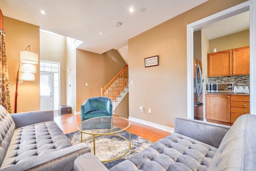 7325 Cork Tree Row