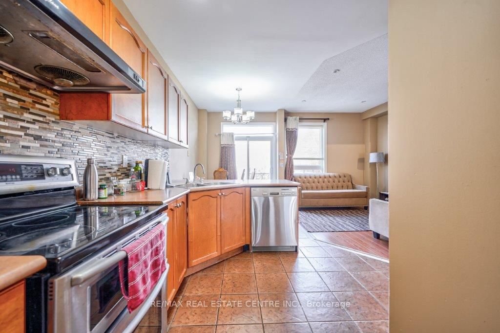 7325 Cork Tree Row