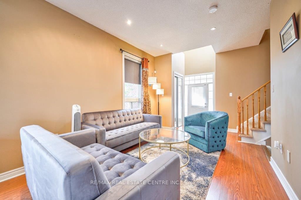 7325 Cork Tree Row