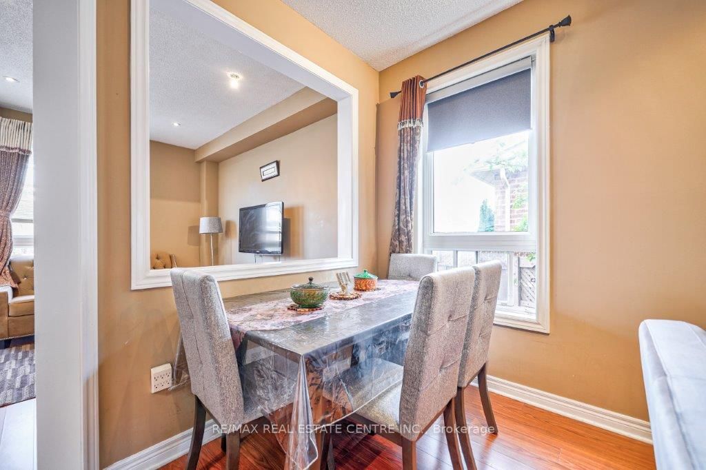 7325 Cork Tree Row