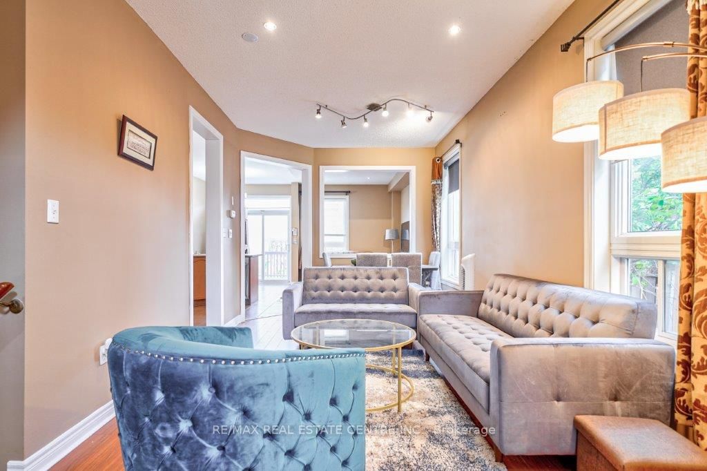 7325 Cork Tree Row