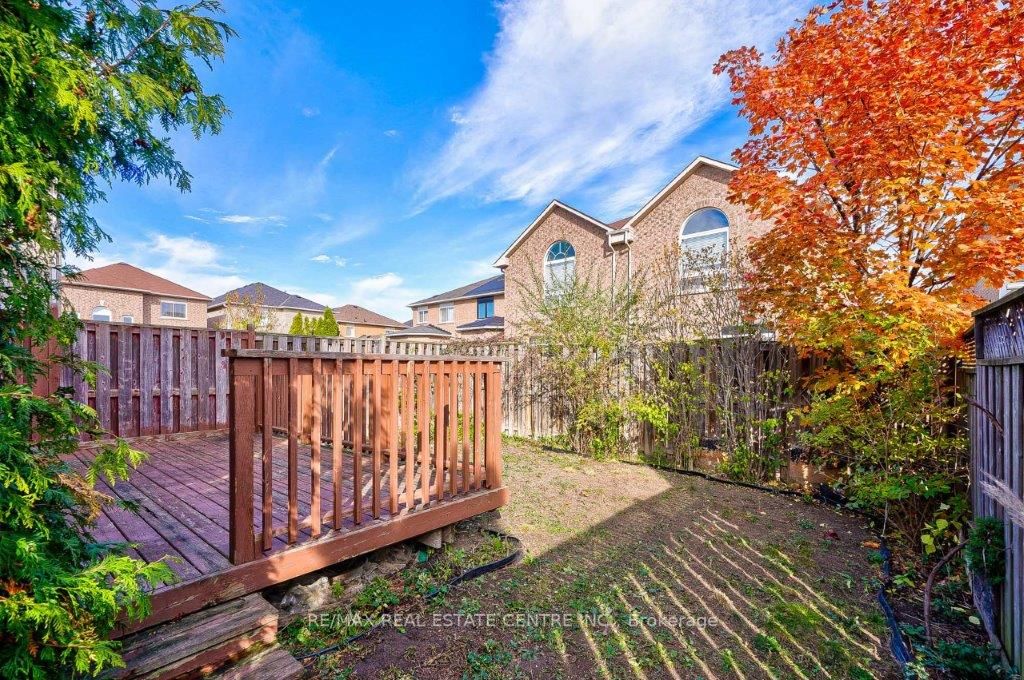 7325 Cork Tree Row