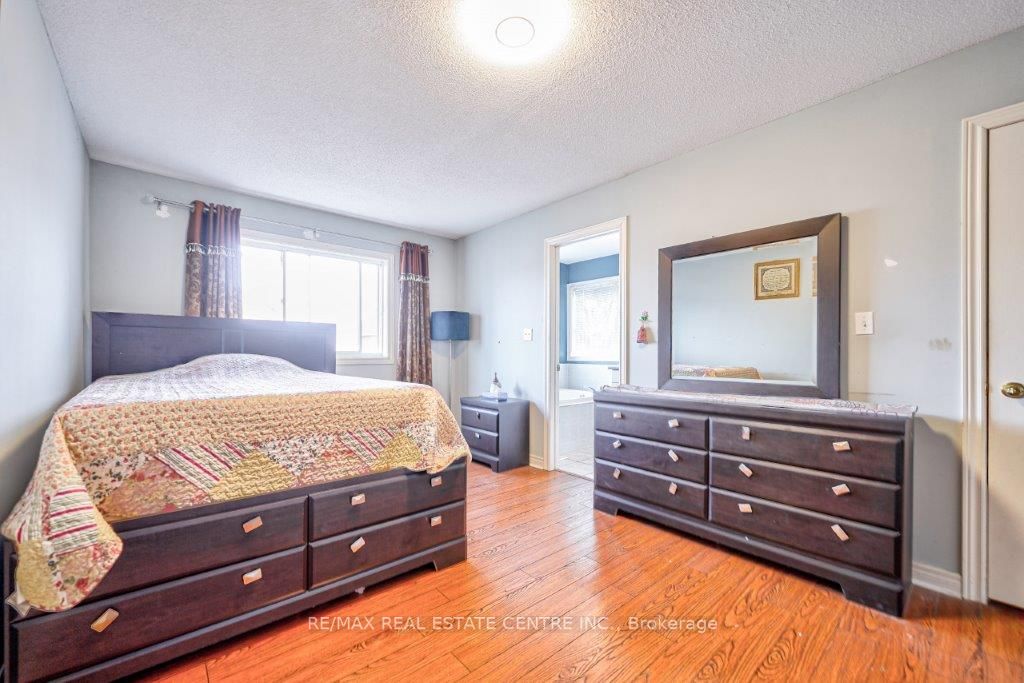 7325 Cork Tree Row
