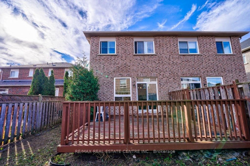 7325 Cork Tree Row