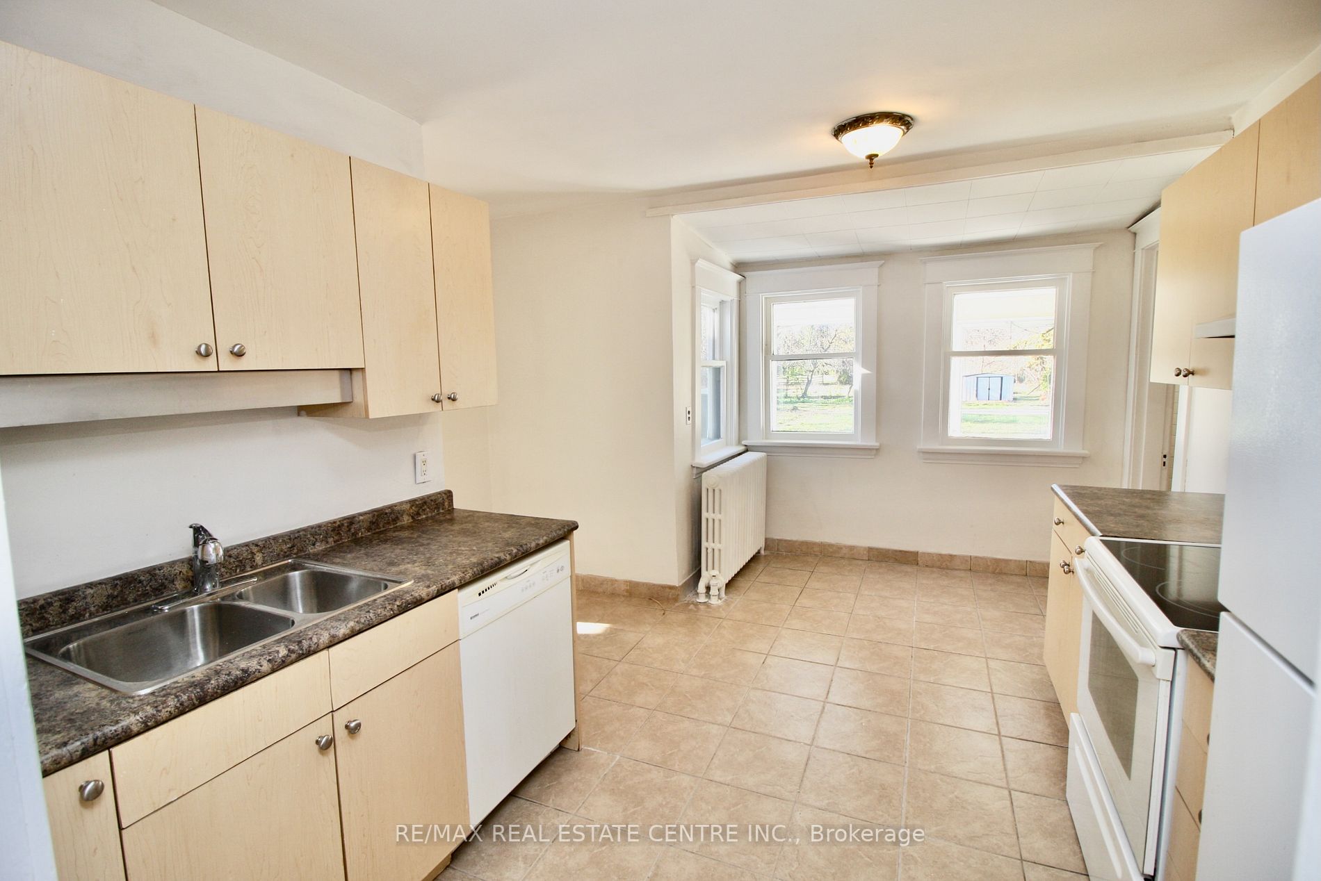 12039 Steeles Ave