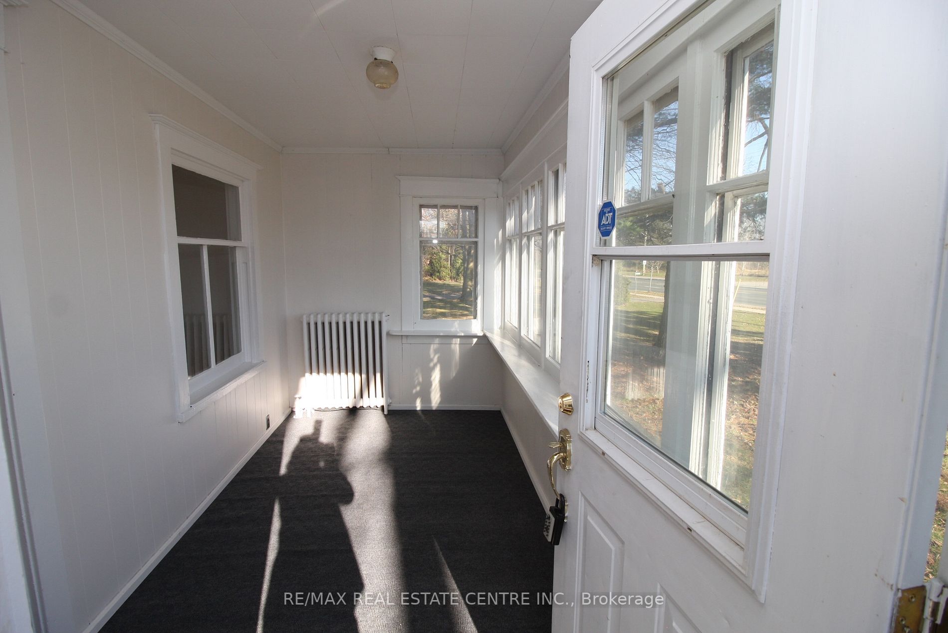 12039 Steeles Ave