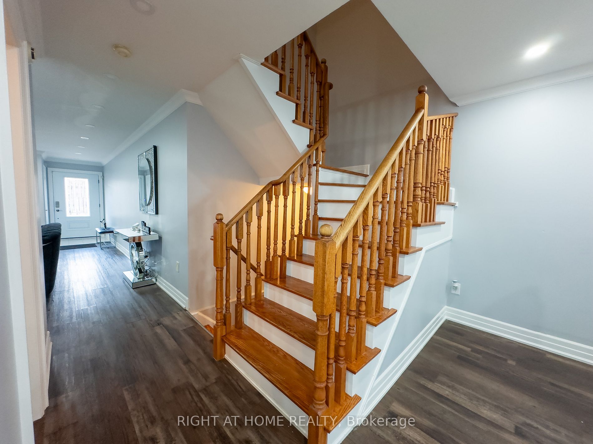 30 Pauline Cres, #6