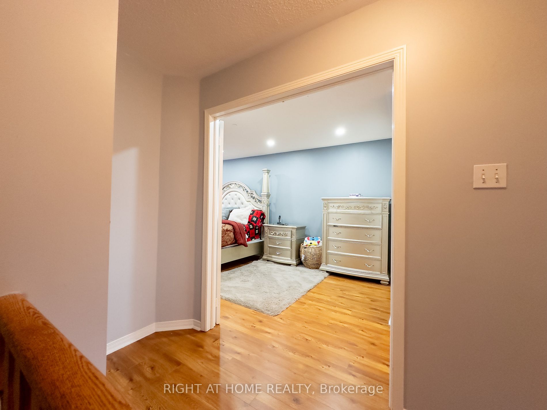 30 Pauline Cres, #6