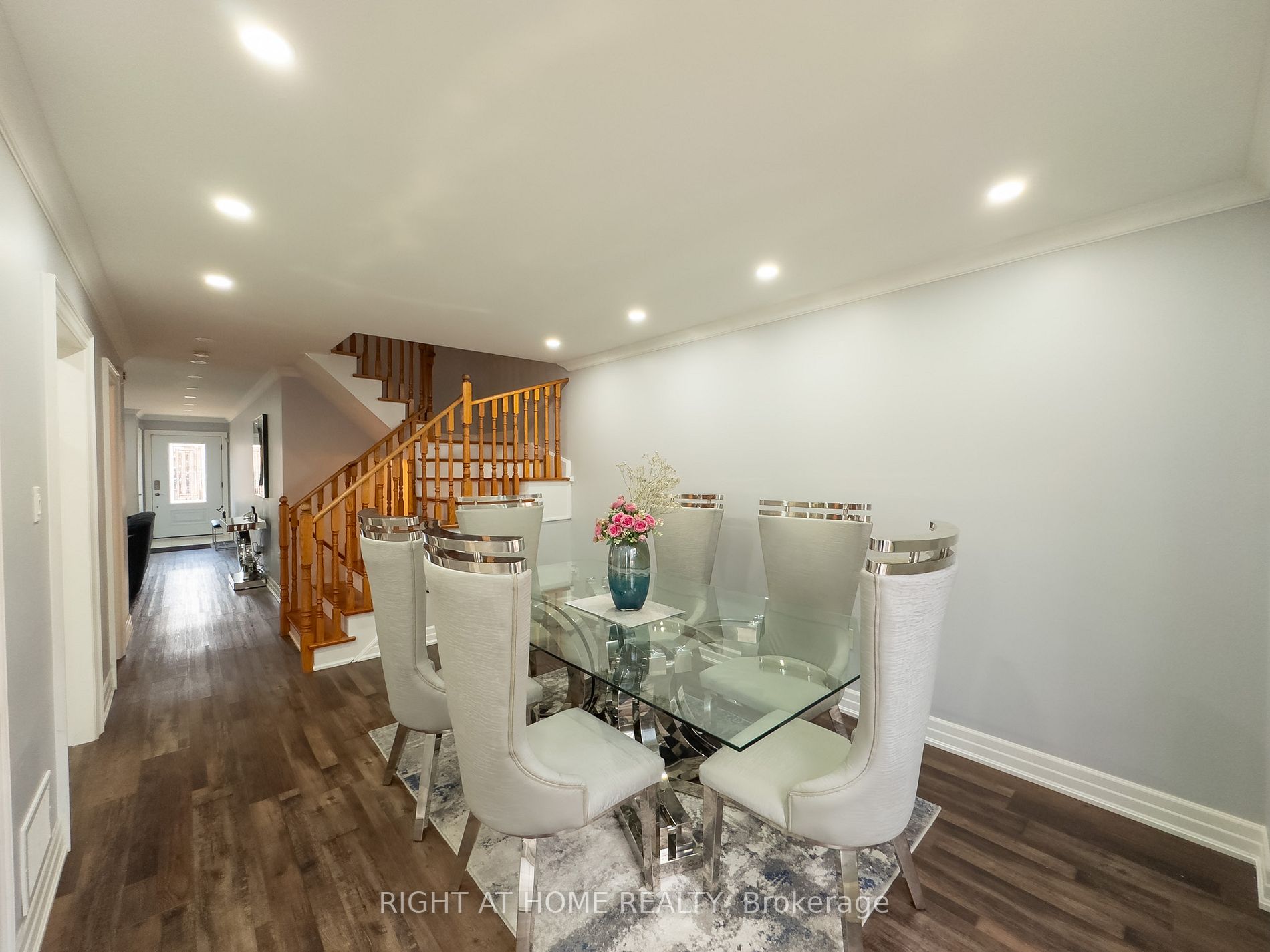 30 Pauline Cres, #6