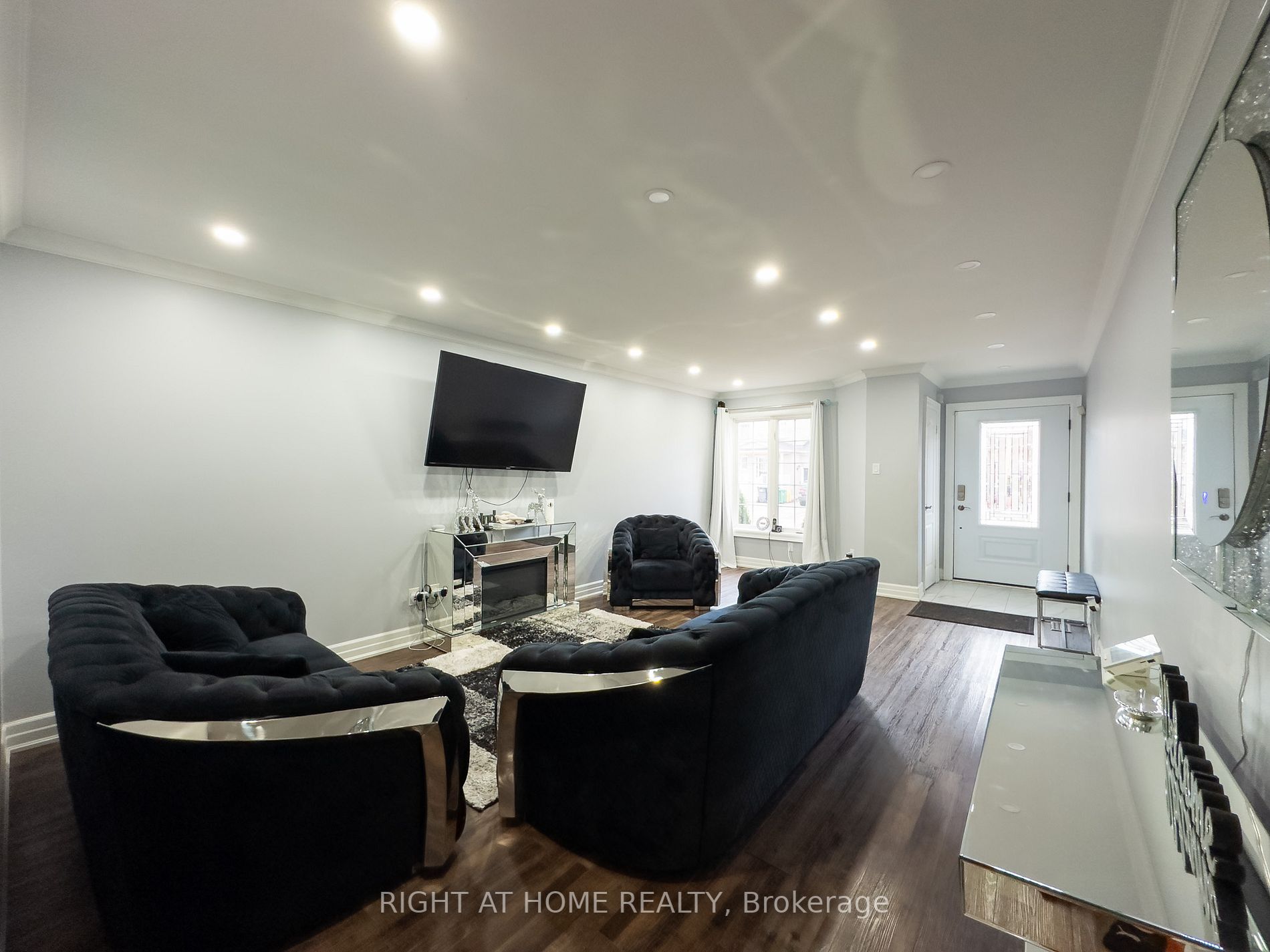 30 Pauline Cres, #6