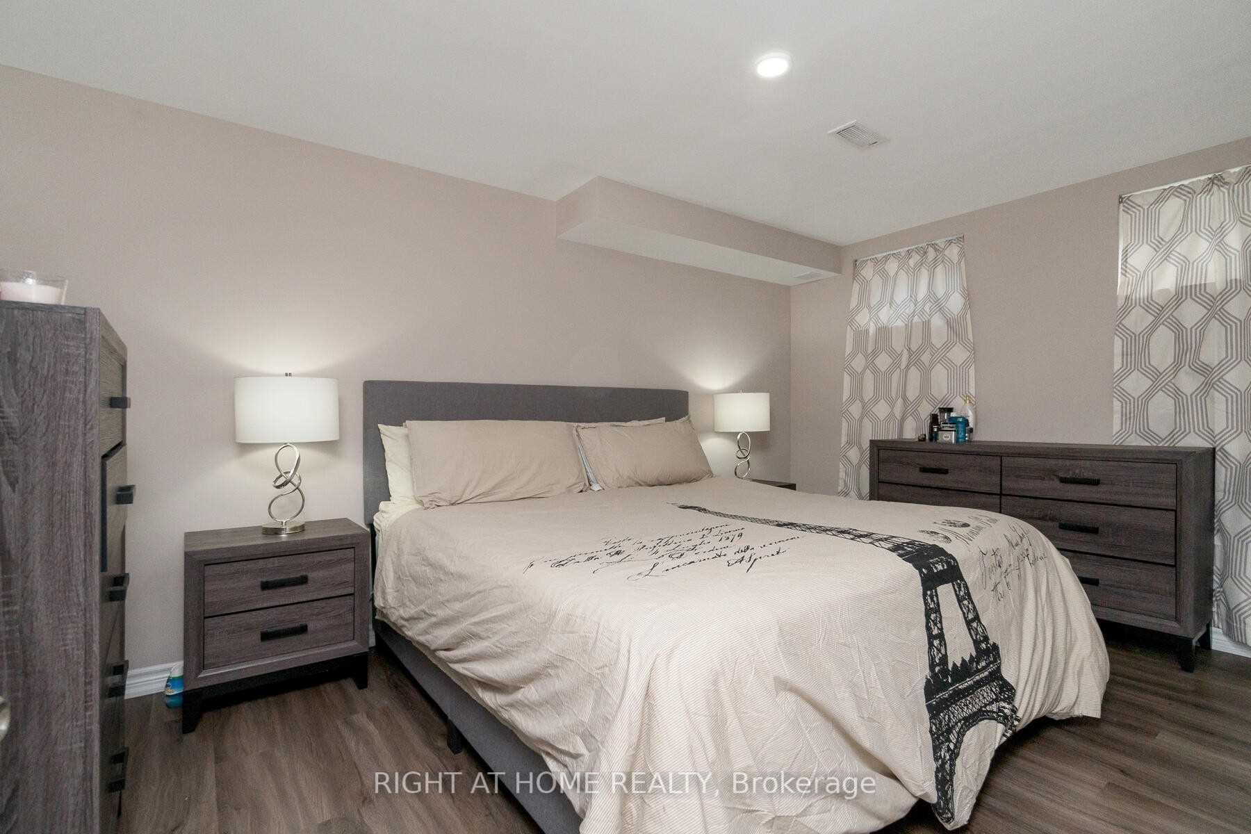 30 Pauline Cres, #6