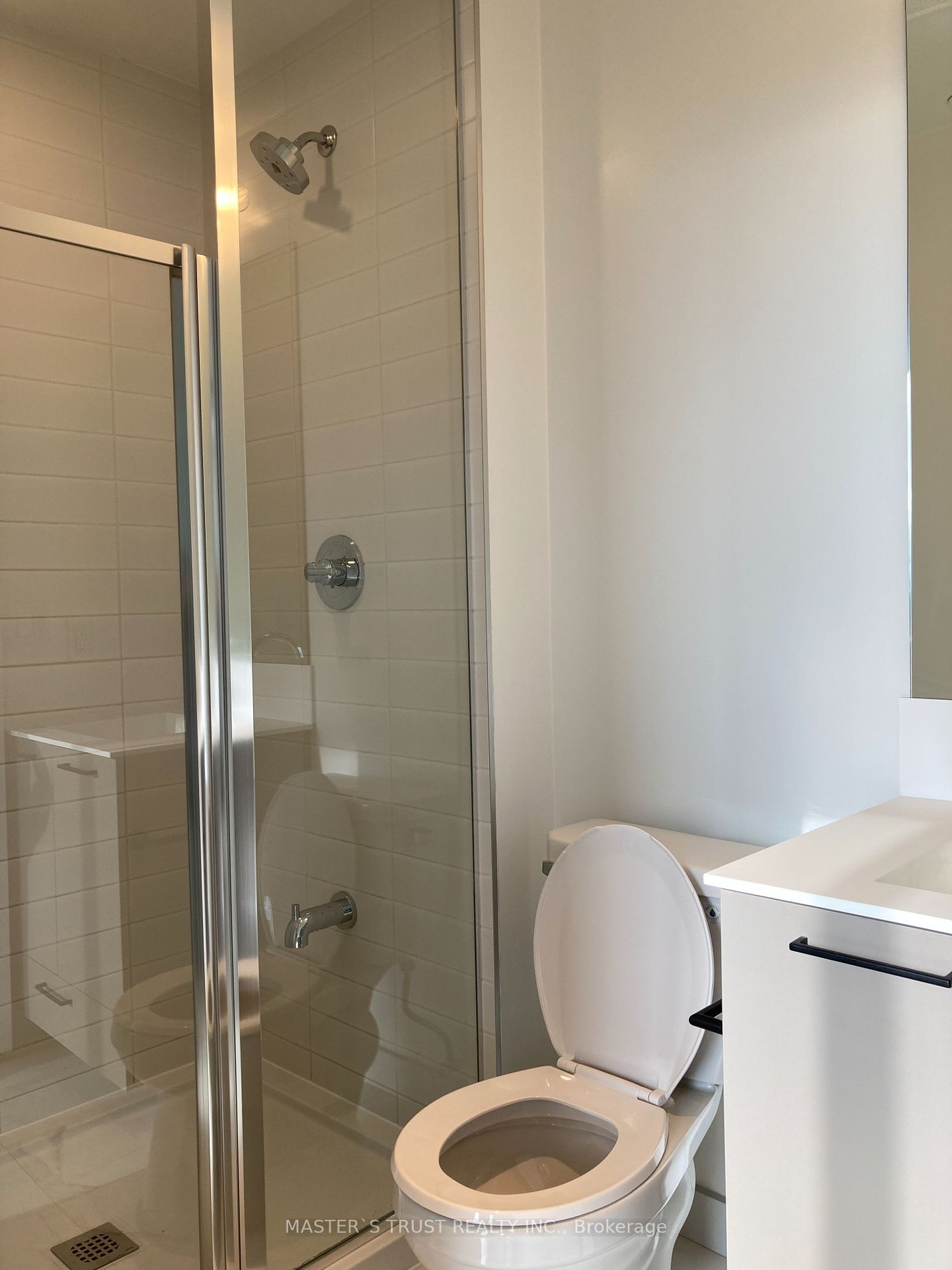 10 Lagerfeld Dr, #413