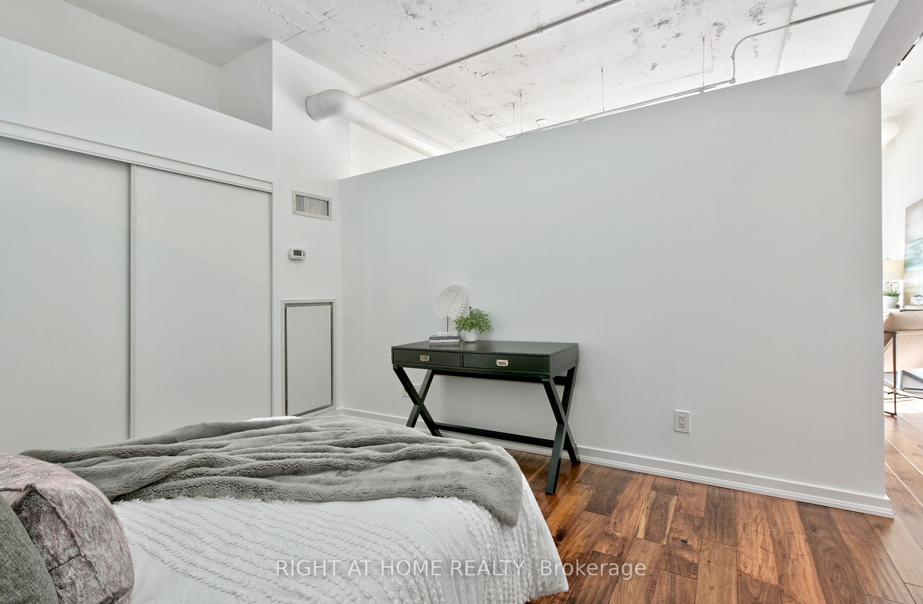 2 Fieldway Rd, #611