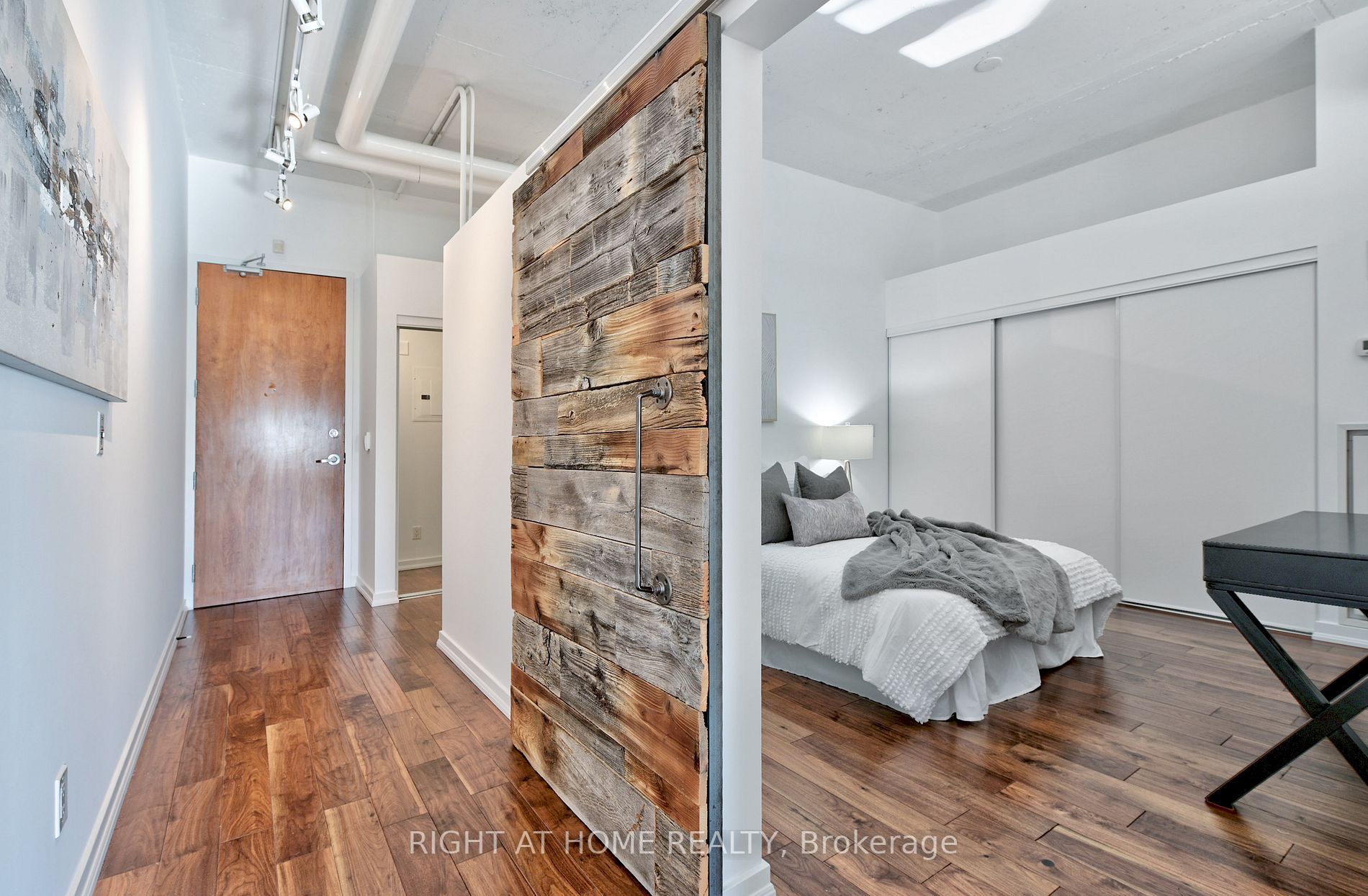 2 Fieldway Rd, #611