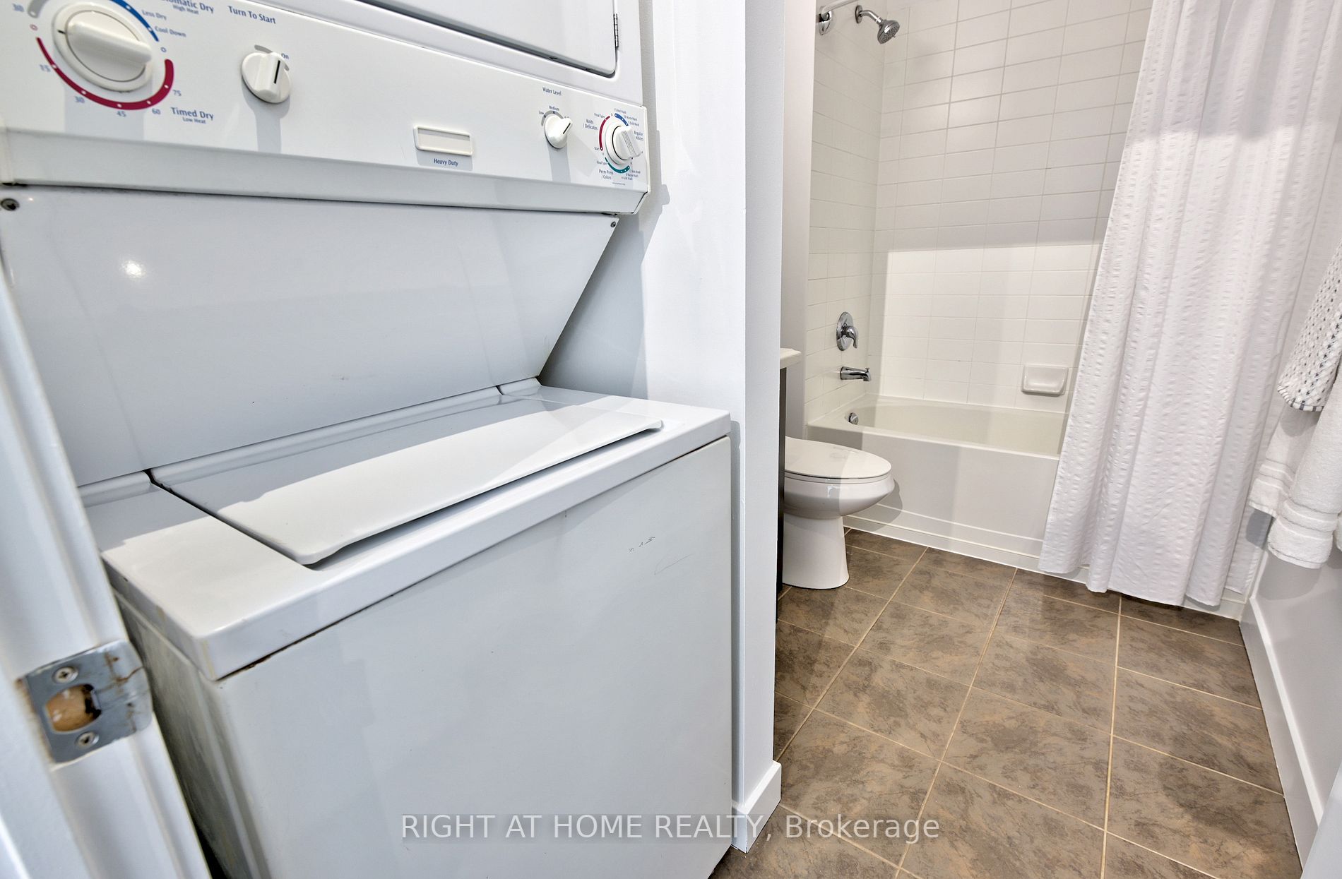 2 Fieldway Rd, #611