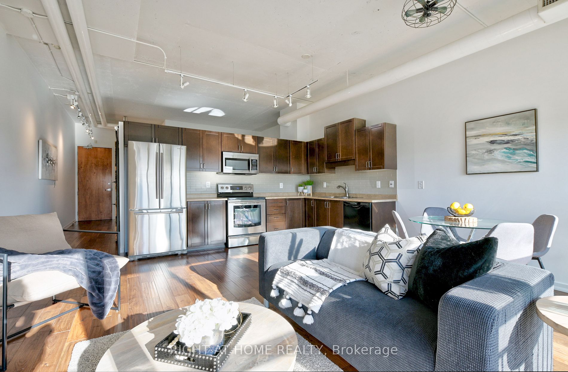 2 Fieldway Rd, #611