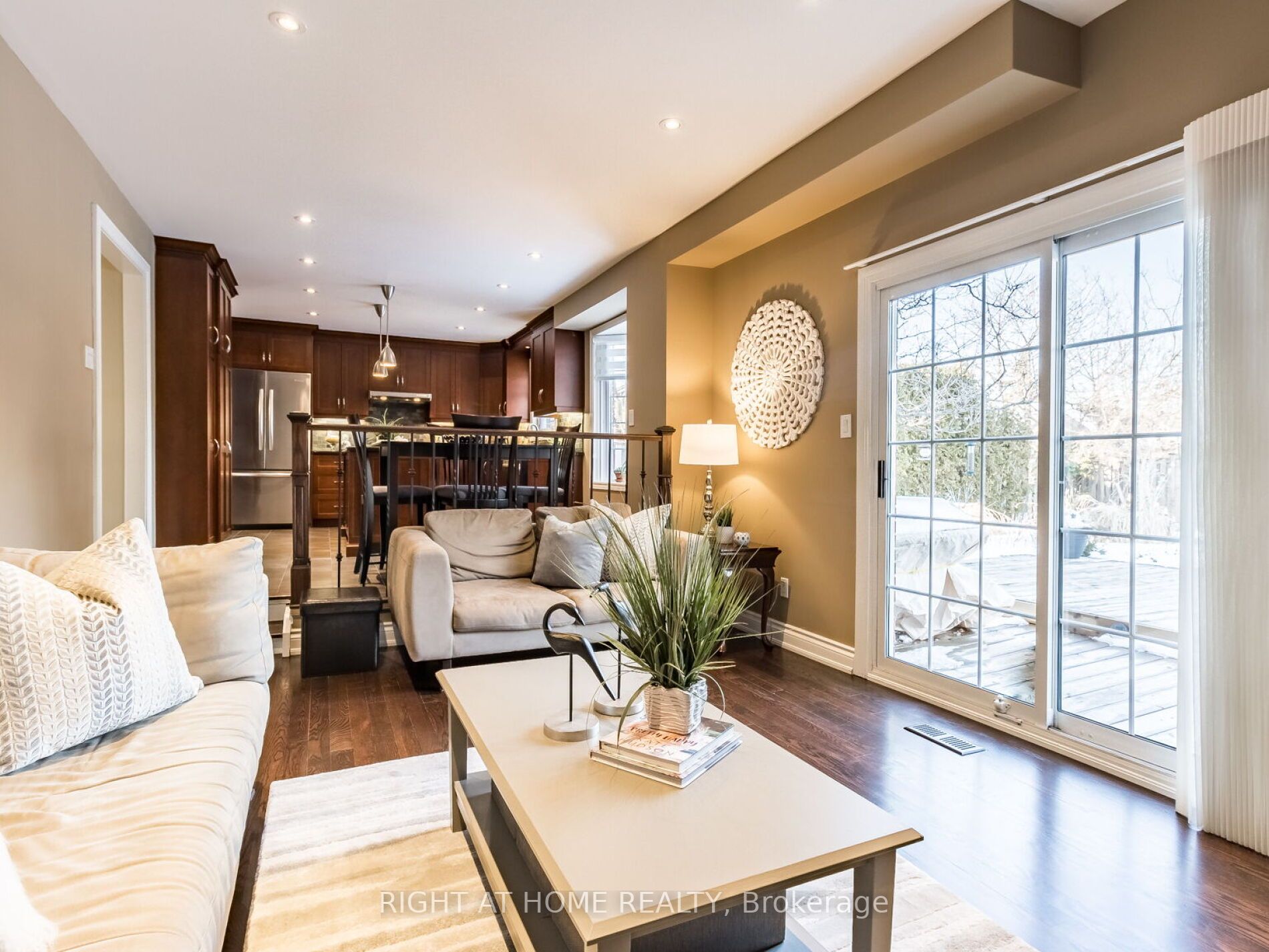 13 Axminster Rd