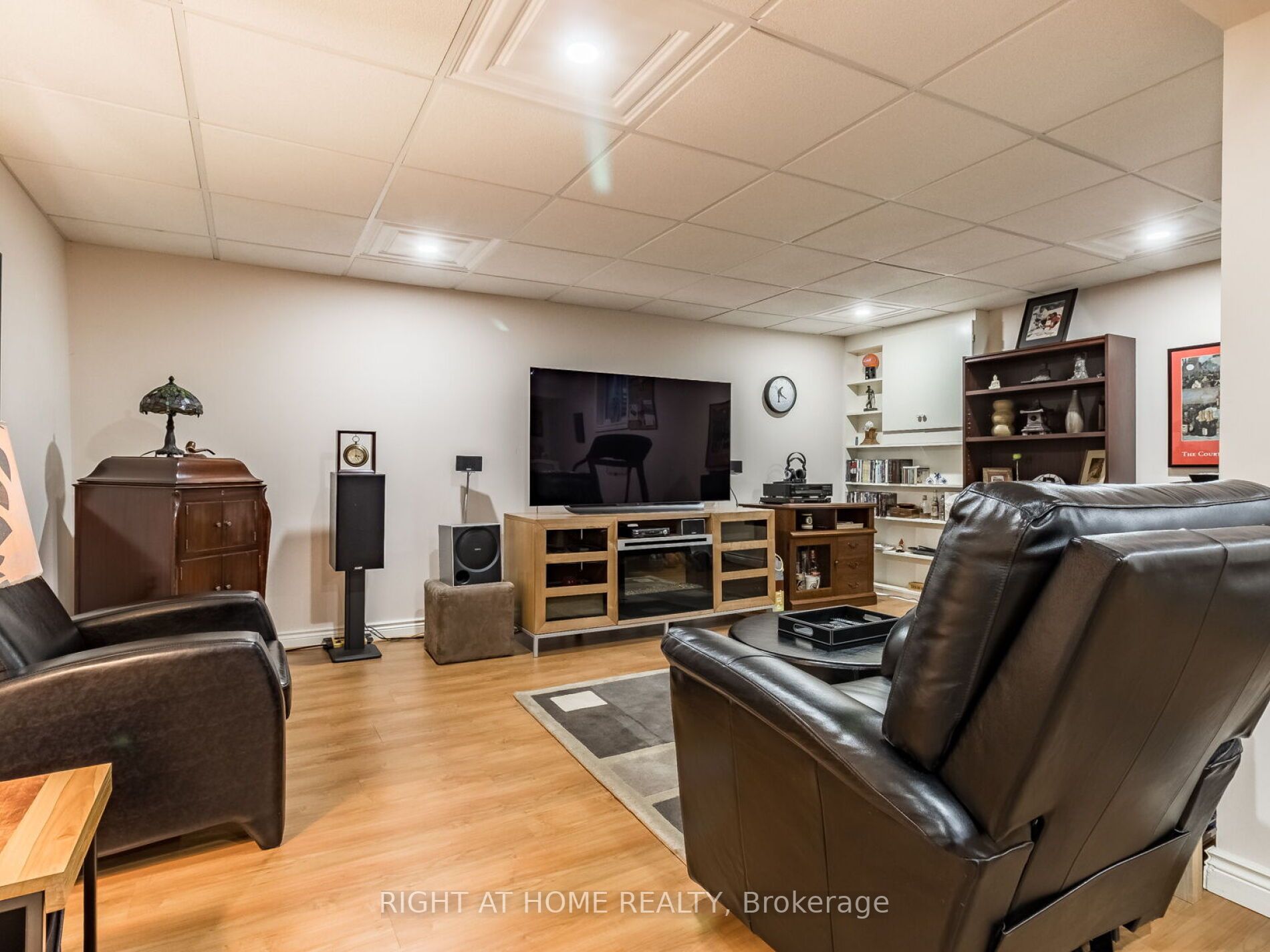 13 Axminster Rd