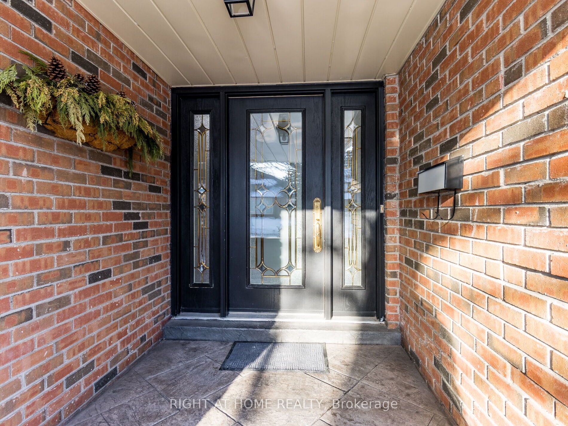 13 Axminster Rd