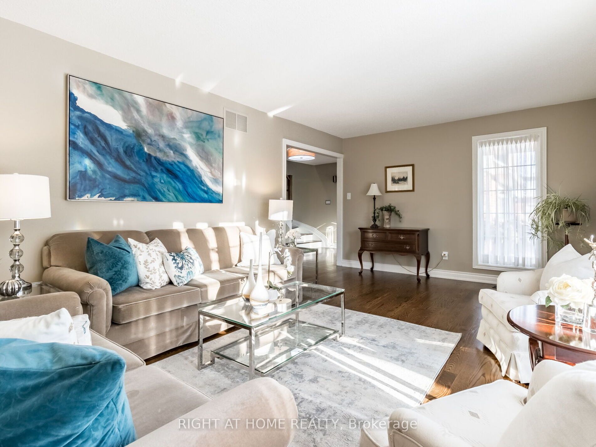 13 Axminster Rd