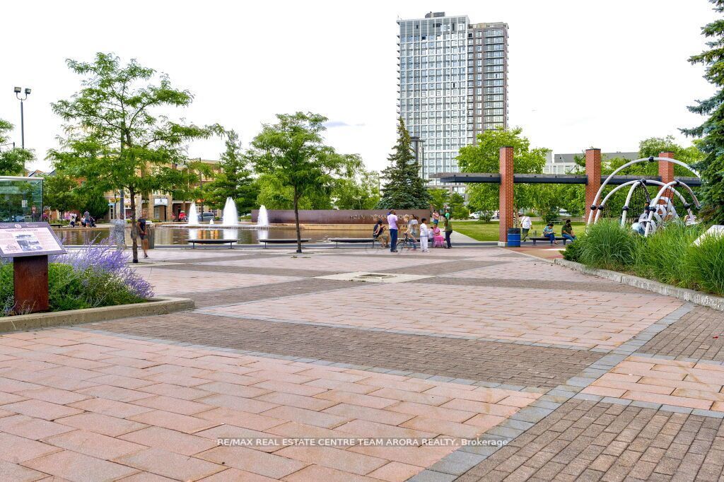 70 Baycliffe Cres, #106