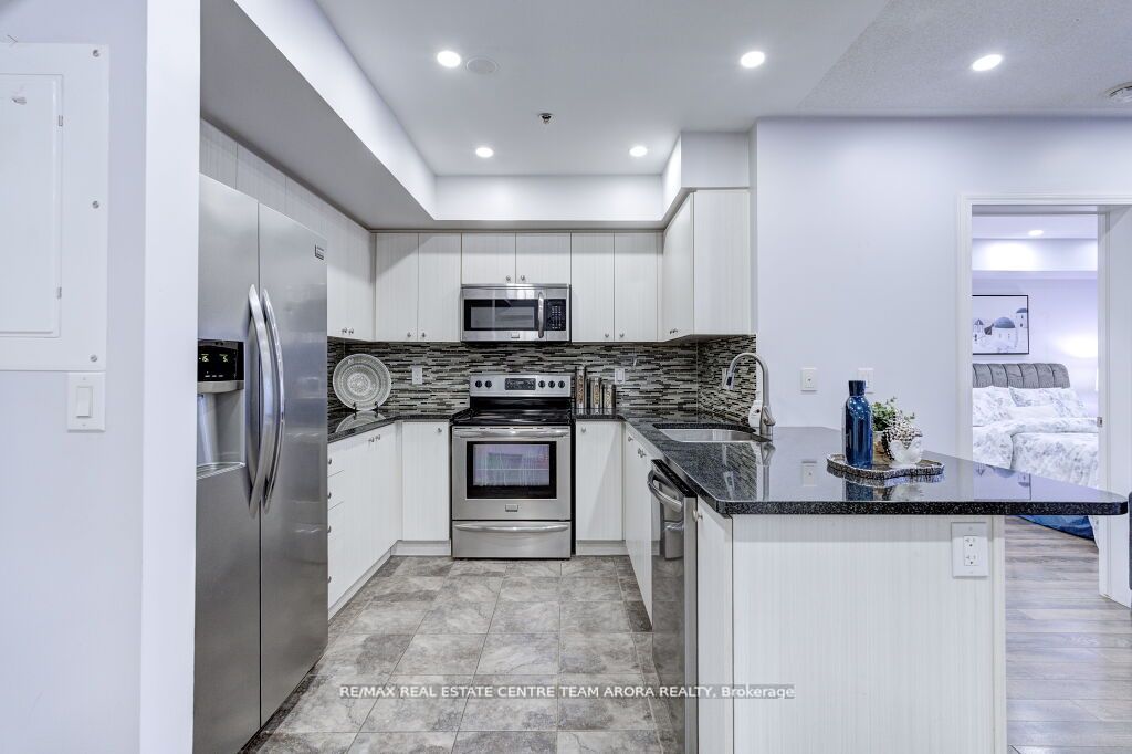 70 Baycliffe Cres, #106