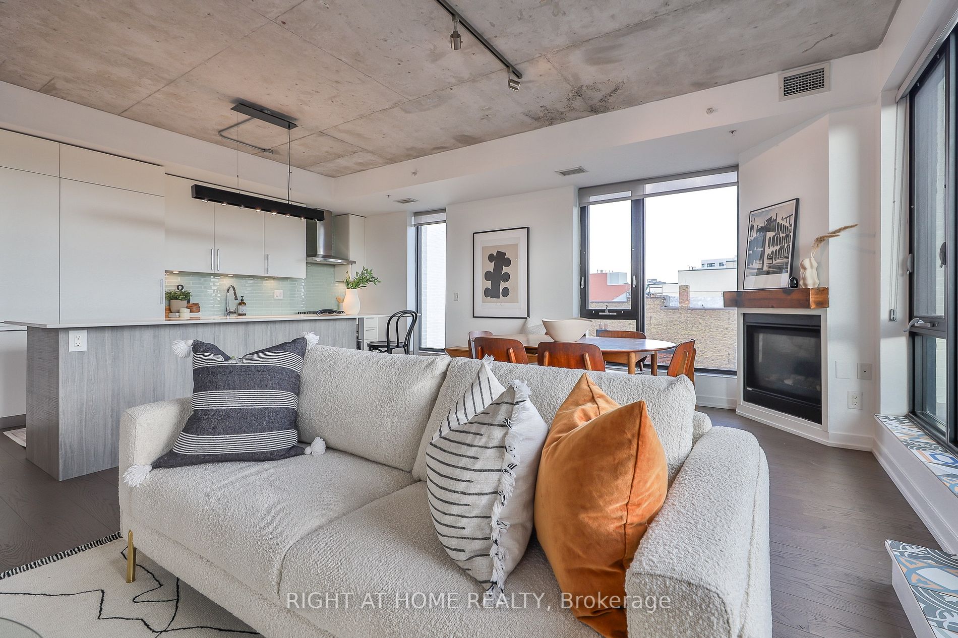 530 Indian Grve, #516