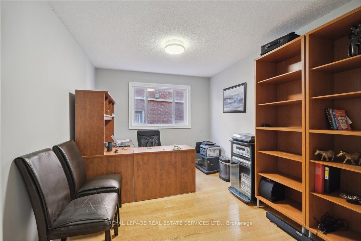 1519 Ballantrae Dr