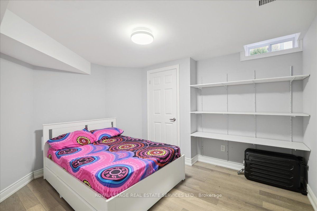 1519 Ballantrae Dr