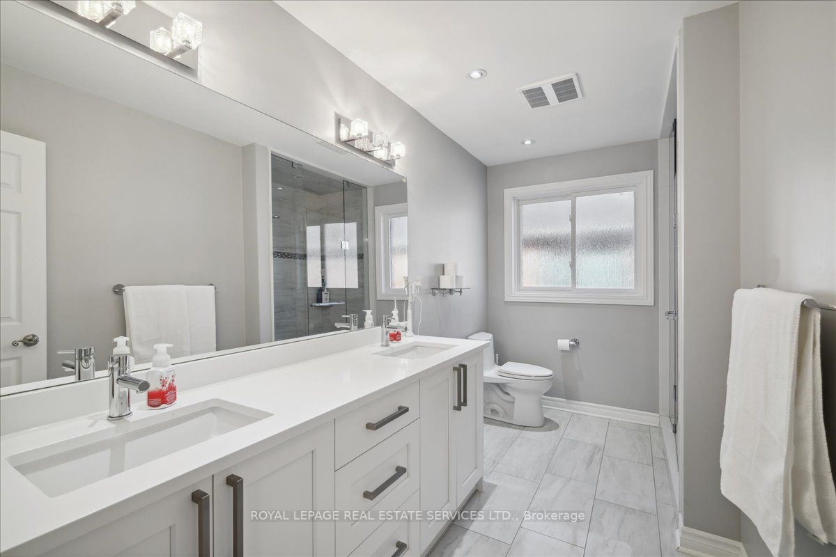 1519 Ballantrae Dr