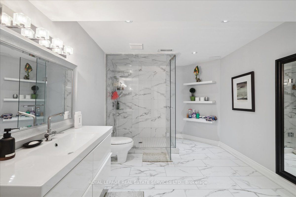 1519 Ballantrae Dr