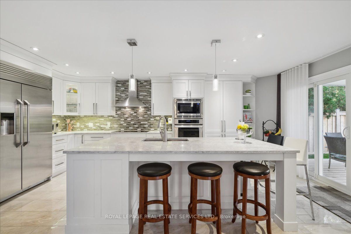 1519 Ballantrae Dr