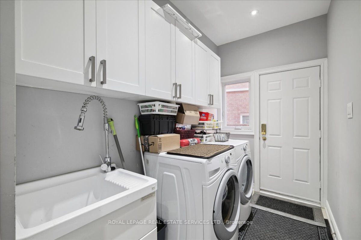 1519 Ballantrae Dr