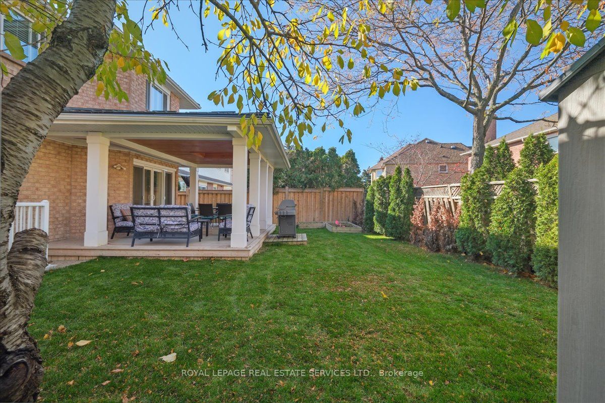 1519 Ballantrae Dr