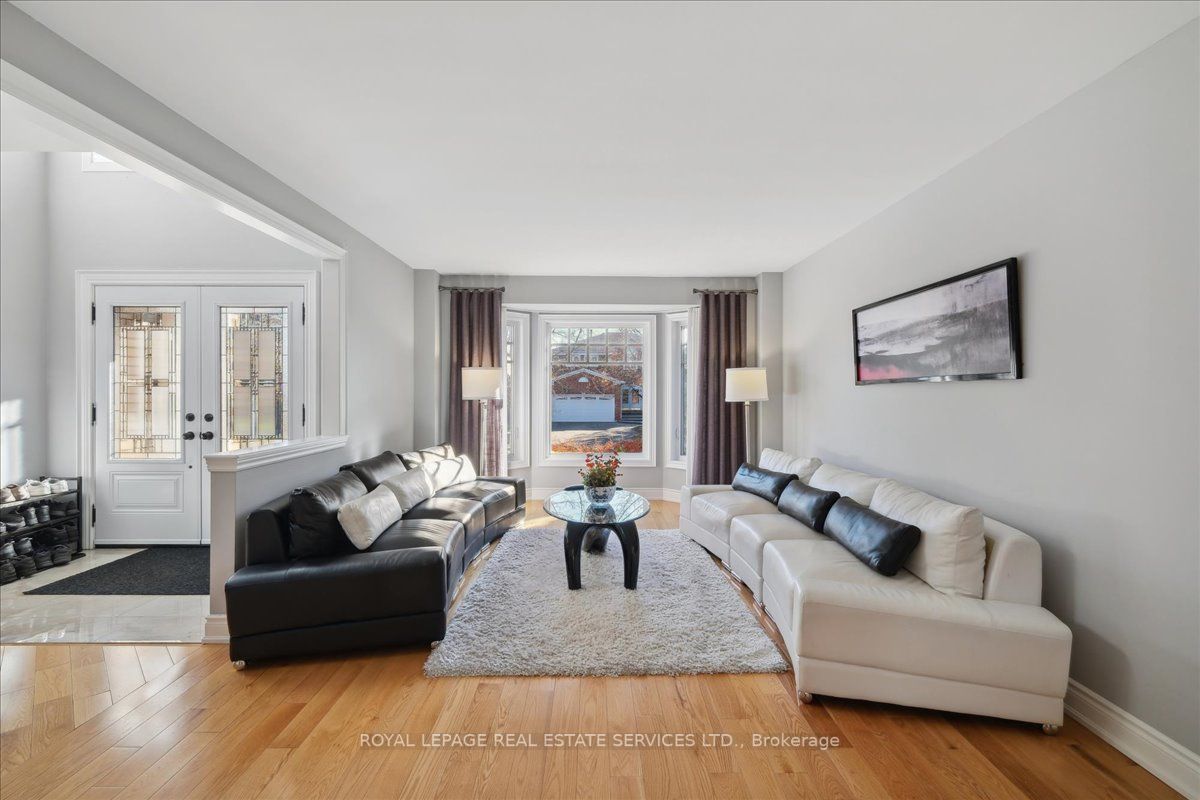 1519 Ballantrae Dr