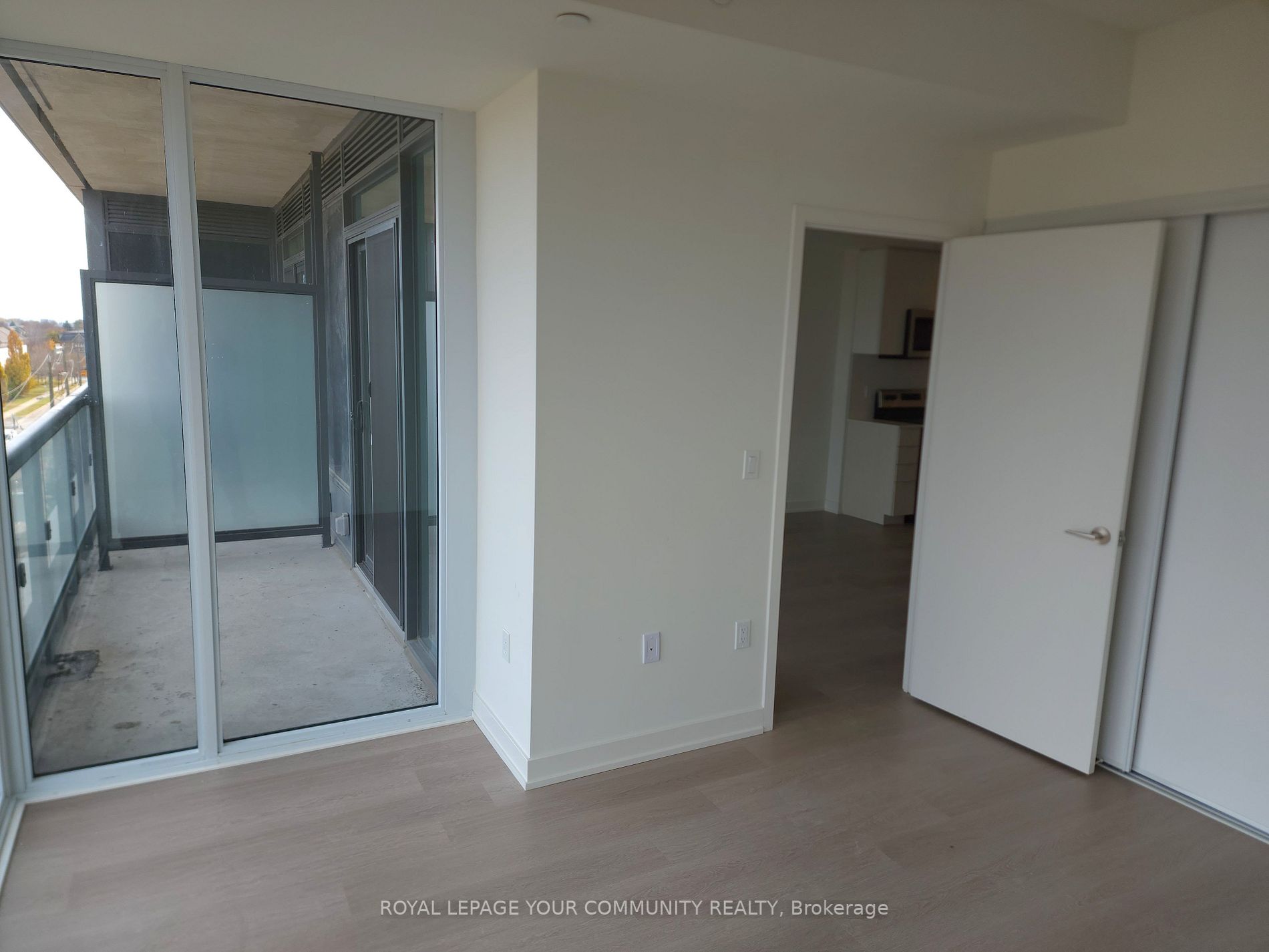 859 The Queensway, #401