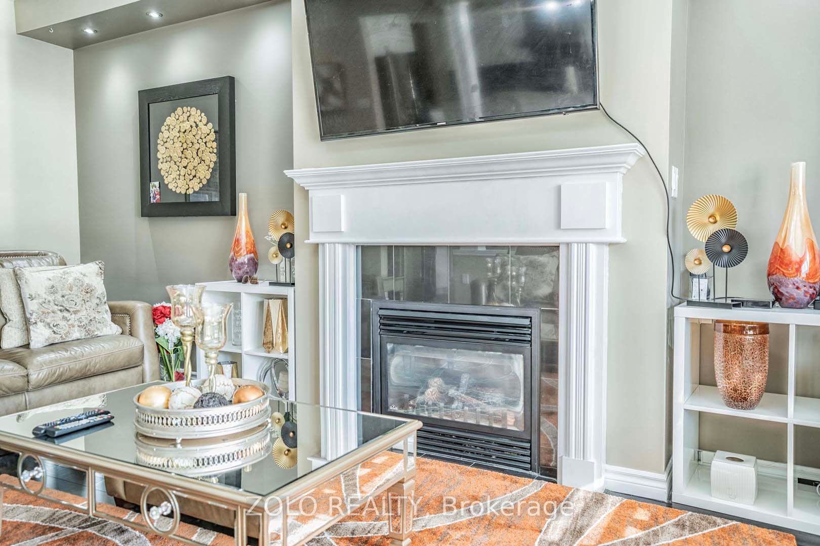 55 Monkton Circ
