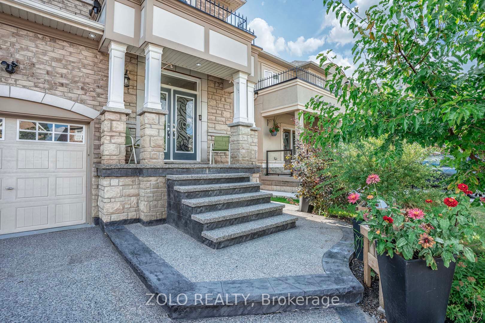 55 Monkton Circ
