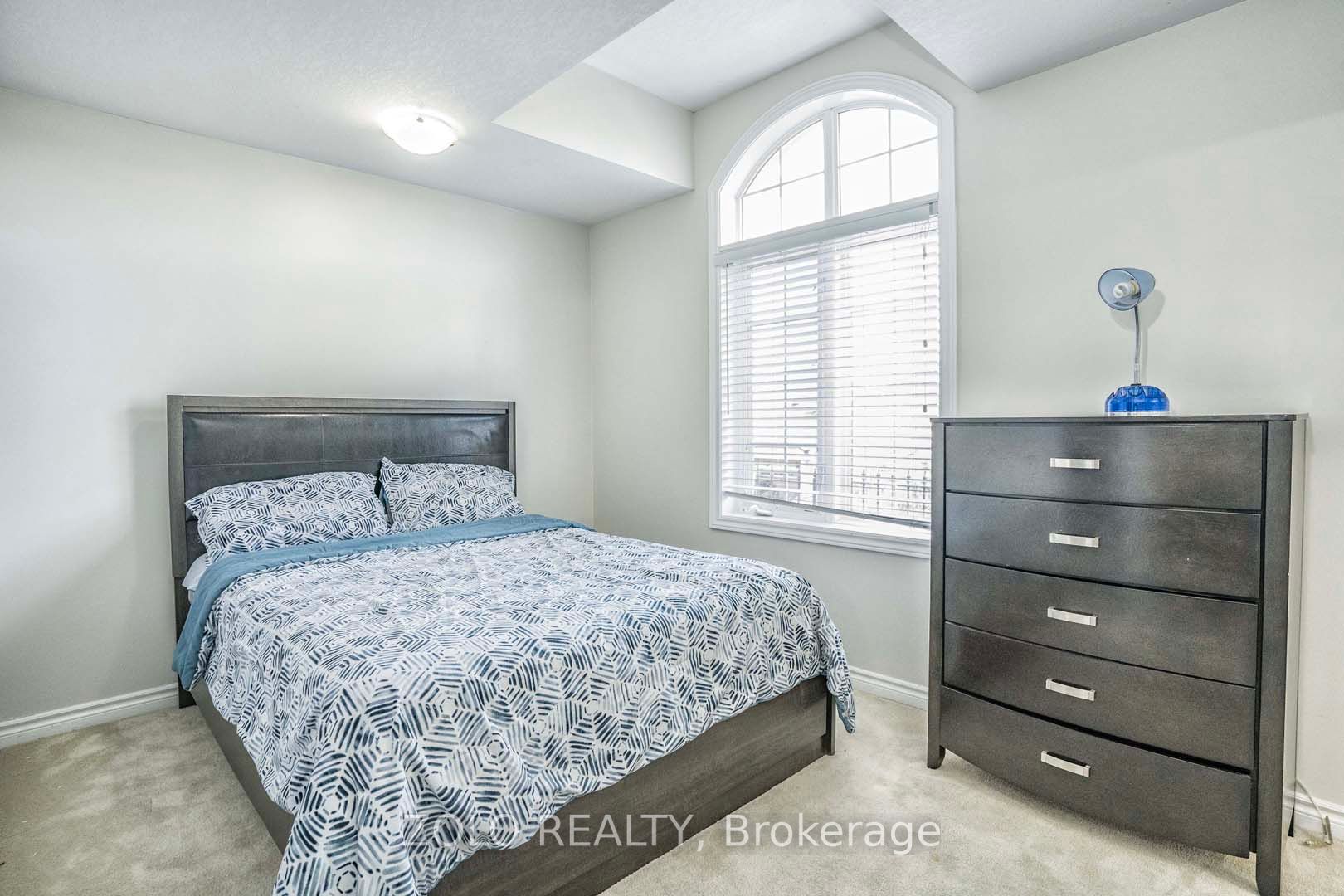 55 Monkton Circ
