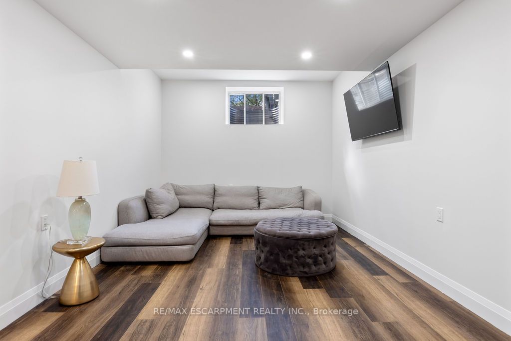 308 Appleby Line