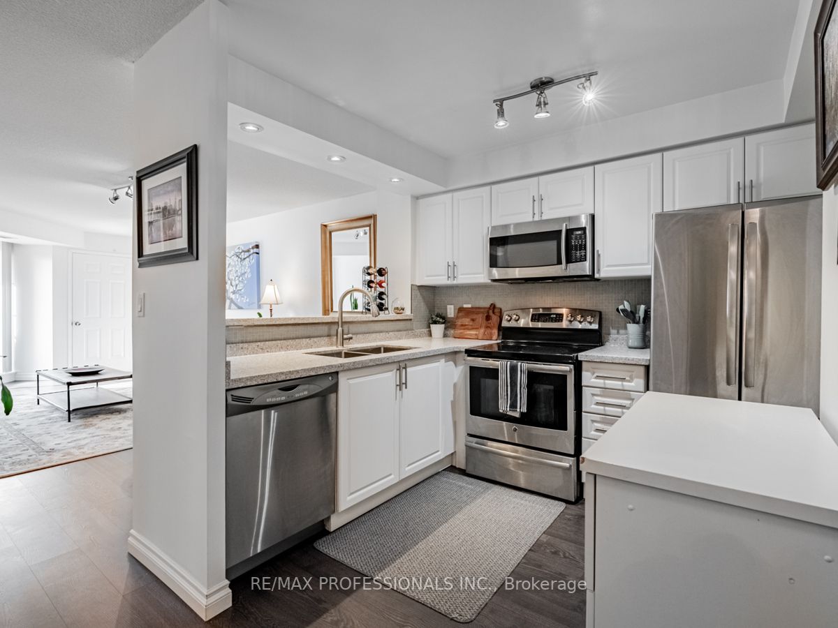 190 Manitoba St, #311
