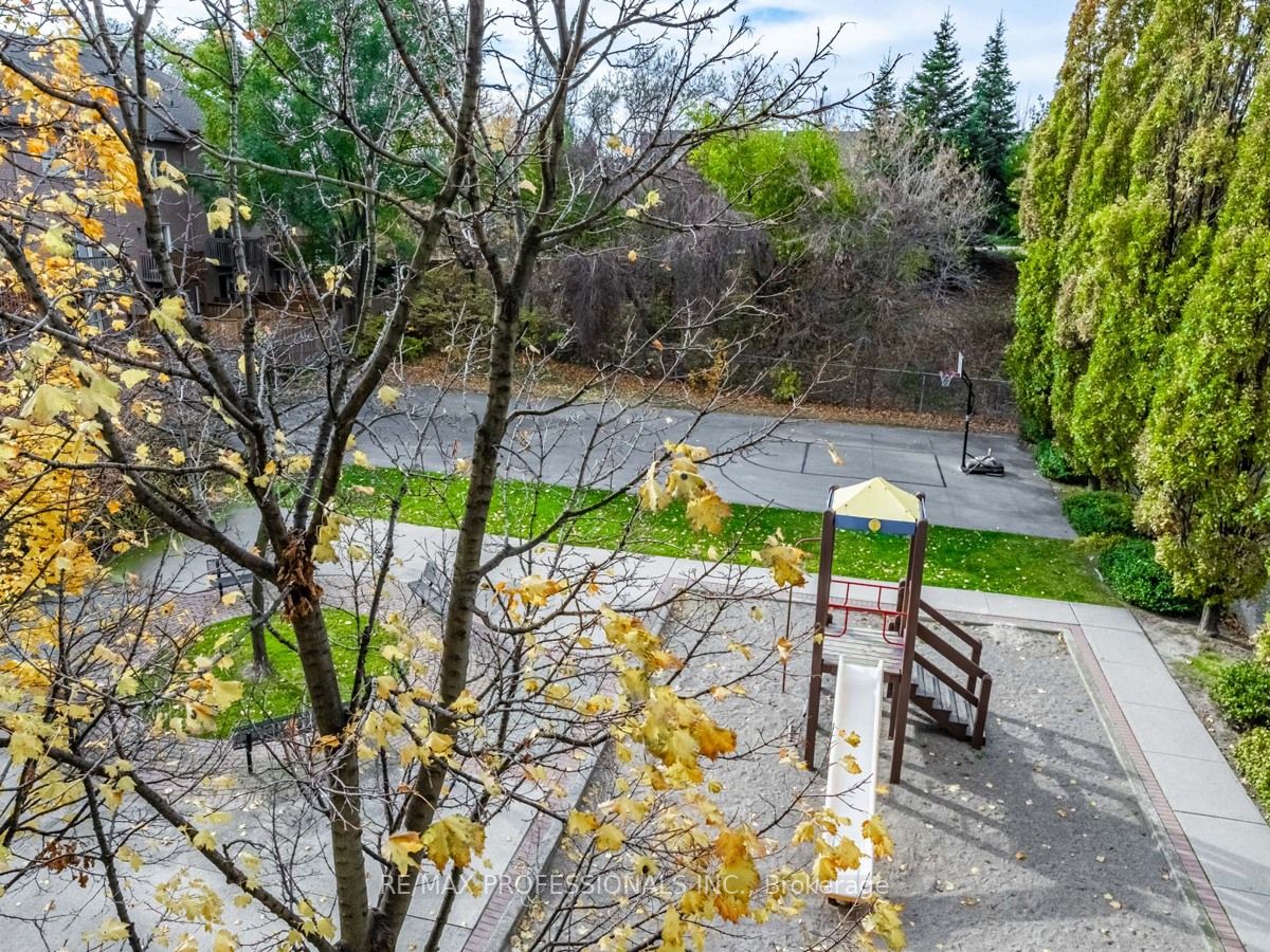 190 Manitoba St, #311