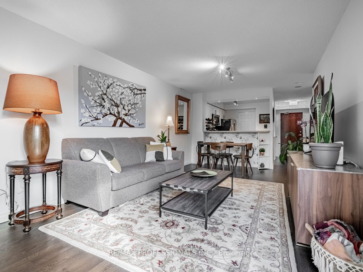 190 Manitoba St, #311