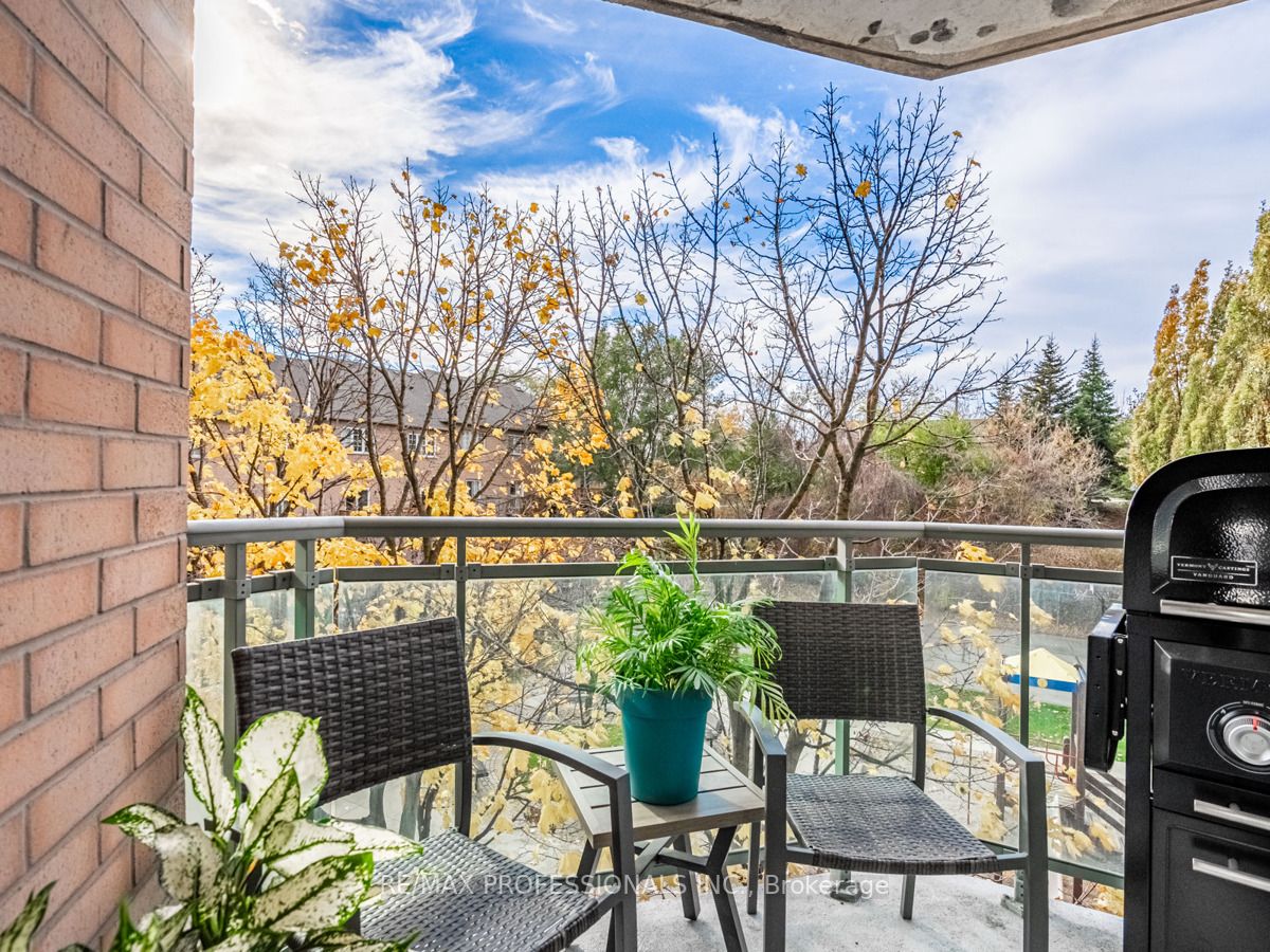 190 Manitoba St, #311