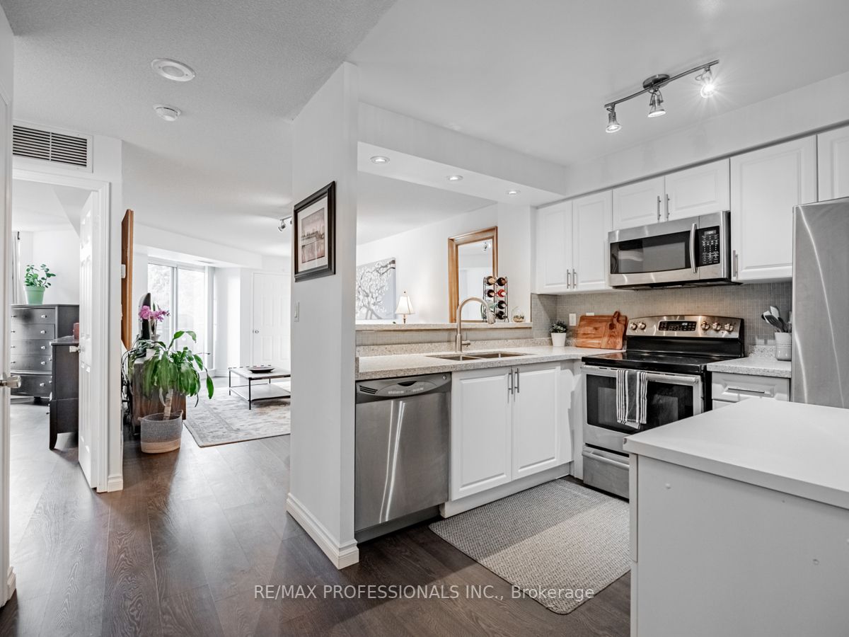 190 Manitoba St, #311