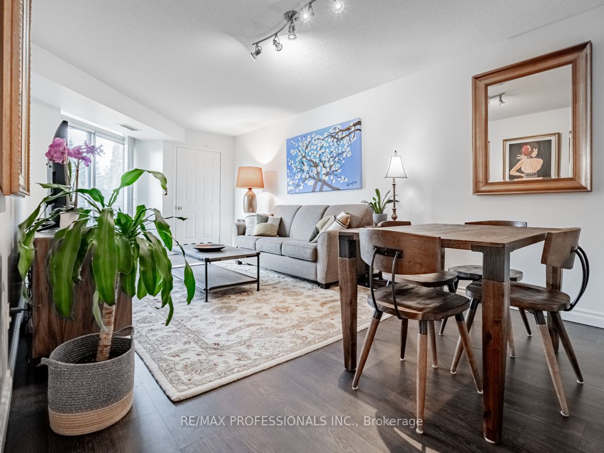 190 Manitoba St, #311