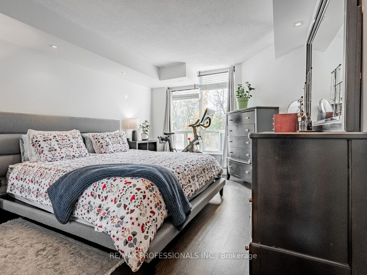 190 Manitoba St, #311