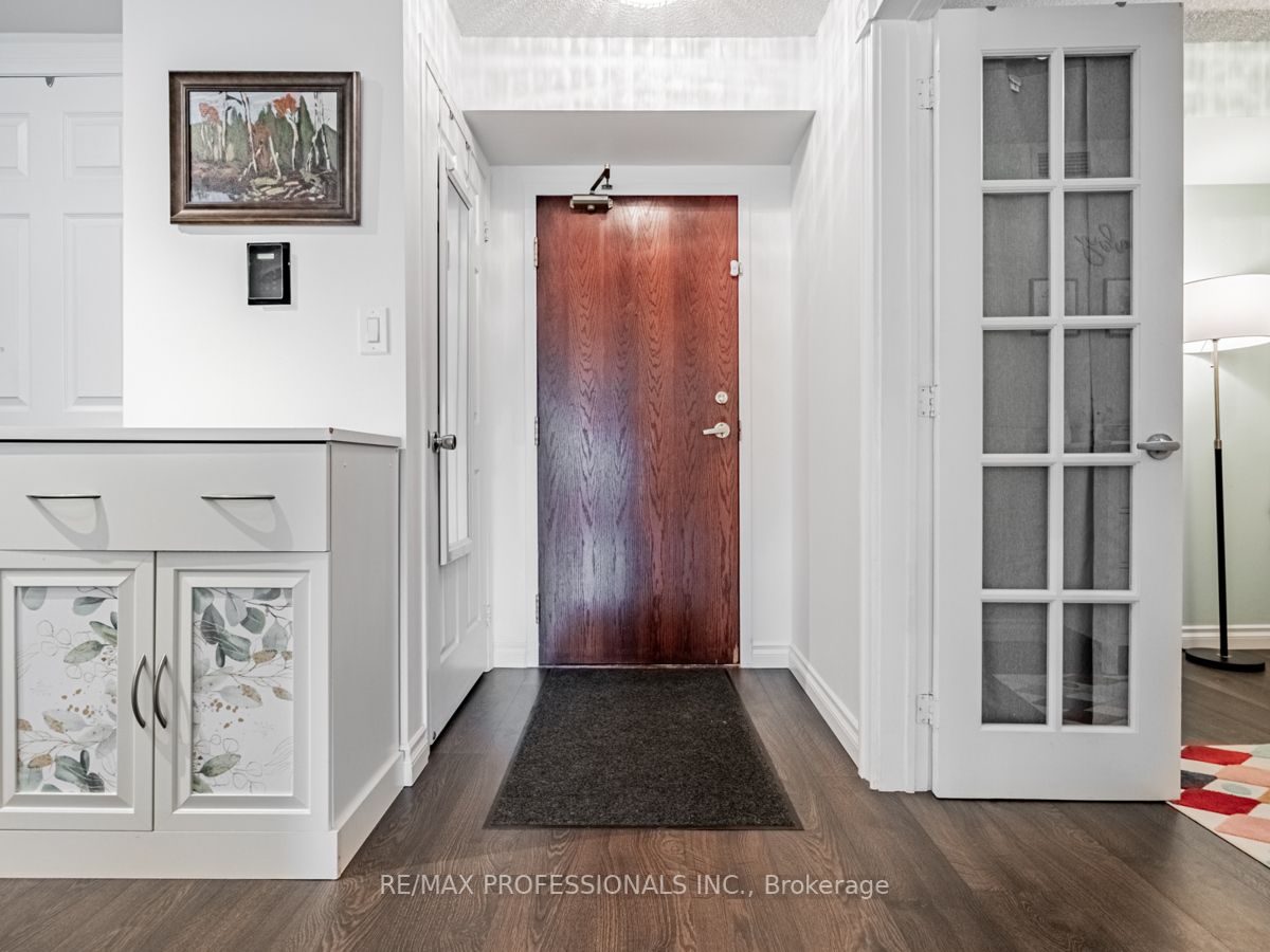 190 Manitoba St, #311