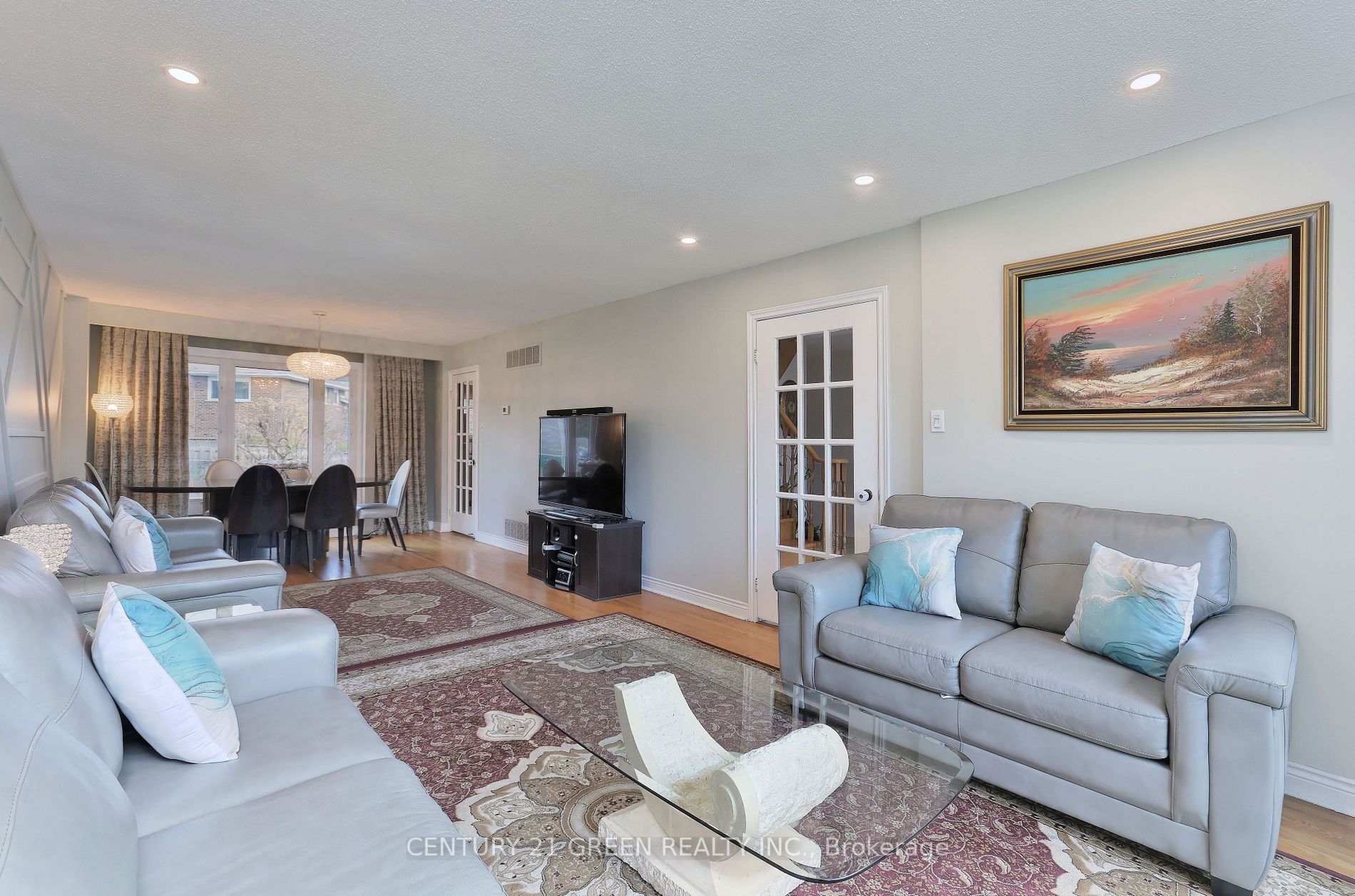 2551 Birch Crescent