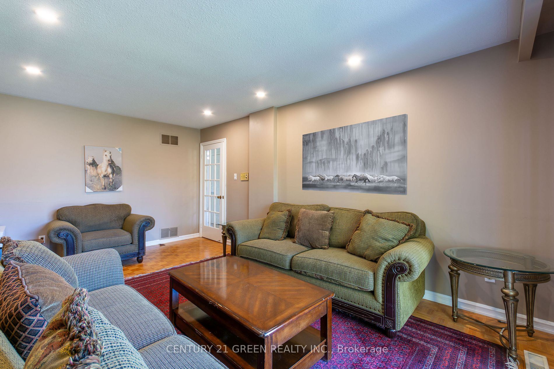 2551 Birch Crescent
